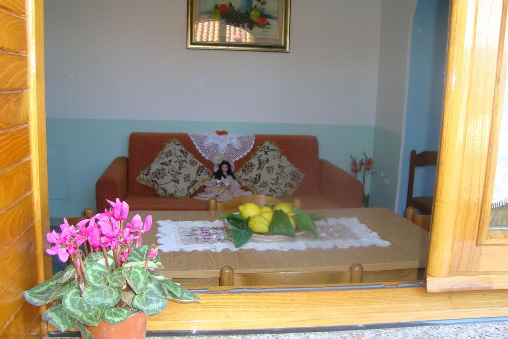 B&B Oliva Scala Luaran gambar
