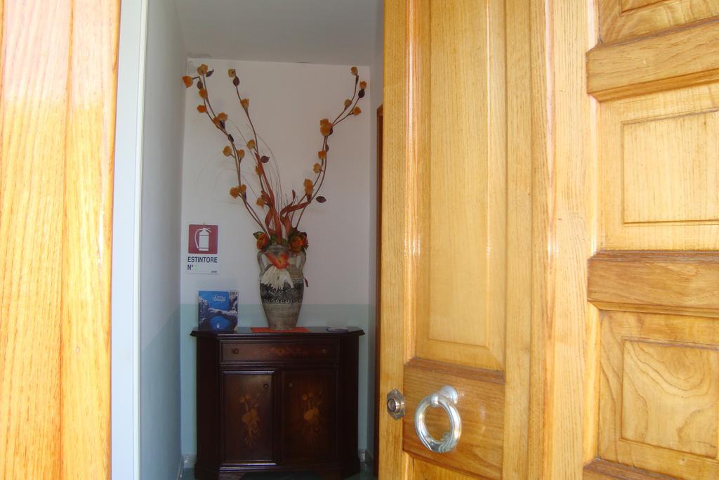 B&B Oliva Scala Luaran gambar